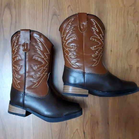 18-24 months boys outfit & boots (6T) - Picture 4 of 6